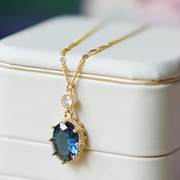 Thessia Lunebray Halskette | Gold