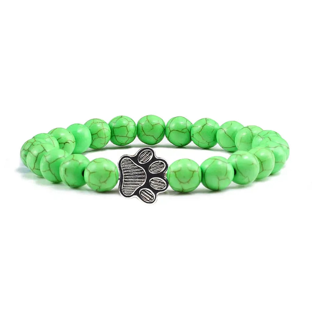 Armband mit pfotenförmigen Perlen aus Naturstein