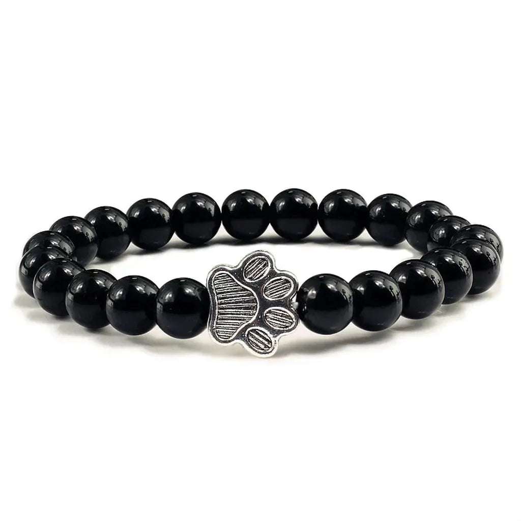 Armband mit pfotenförmigen Perlen aus Naturstein