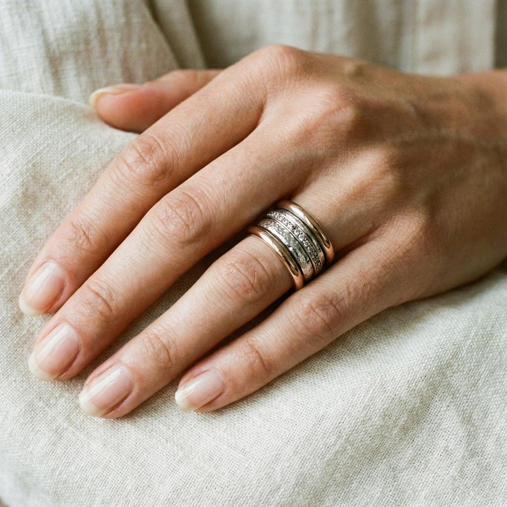 Breiter mehrreihiger Vintage-Goldring