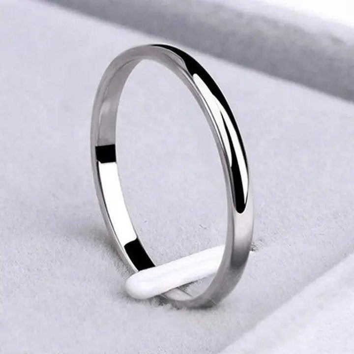 Einfacher Ring in Gold und Weissgold