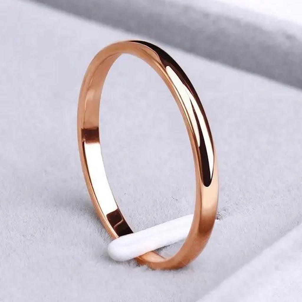 Einfacher Ring in Gold und Weissgold