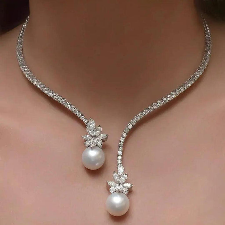 Elegante und strahlende Halskette aus Perlen in Weissgold