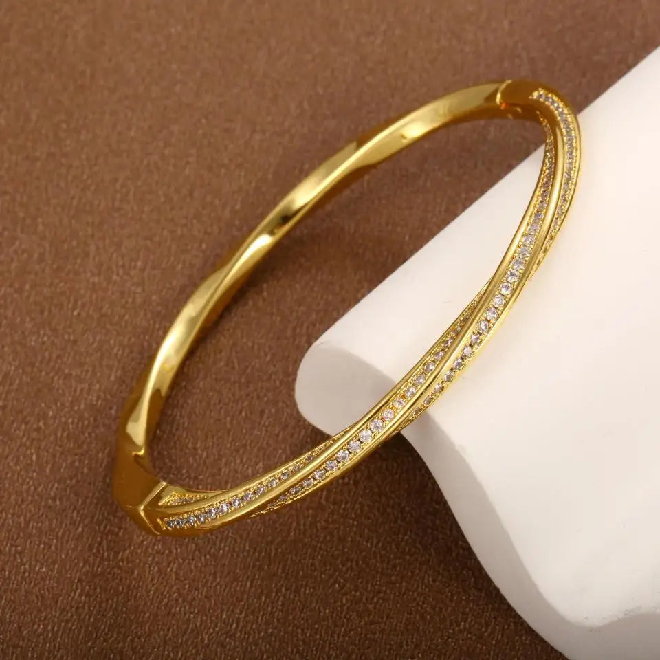Elegantes Kristallarmband mit zwei Reihen in Gold
