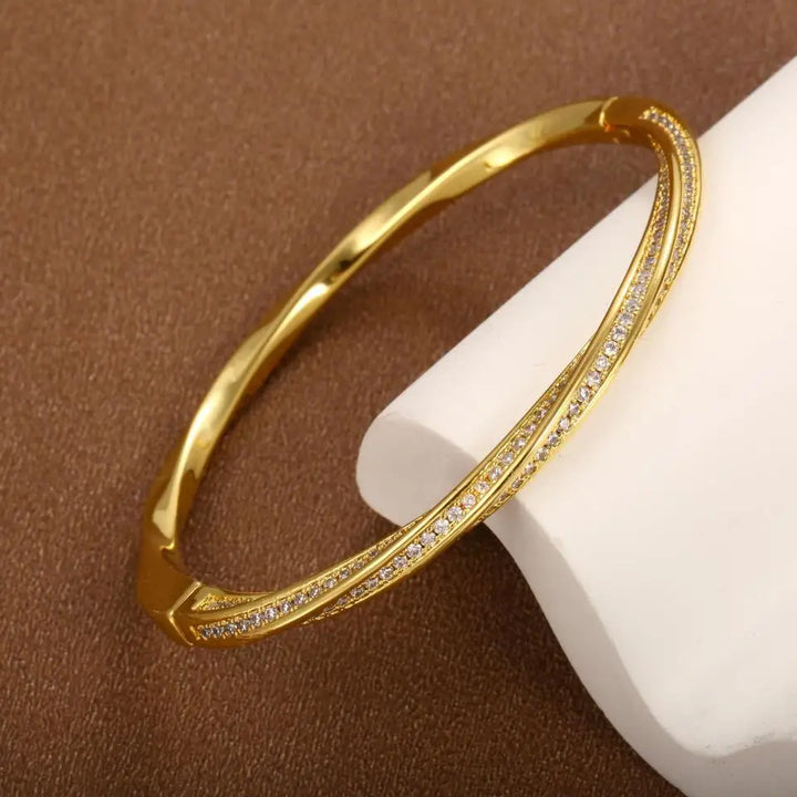 Elegantes Kristallarmband mit zwei Reihen in Gold