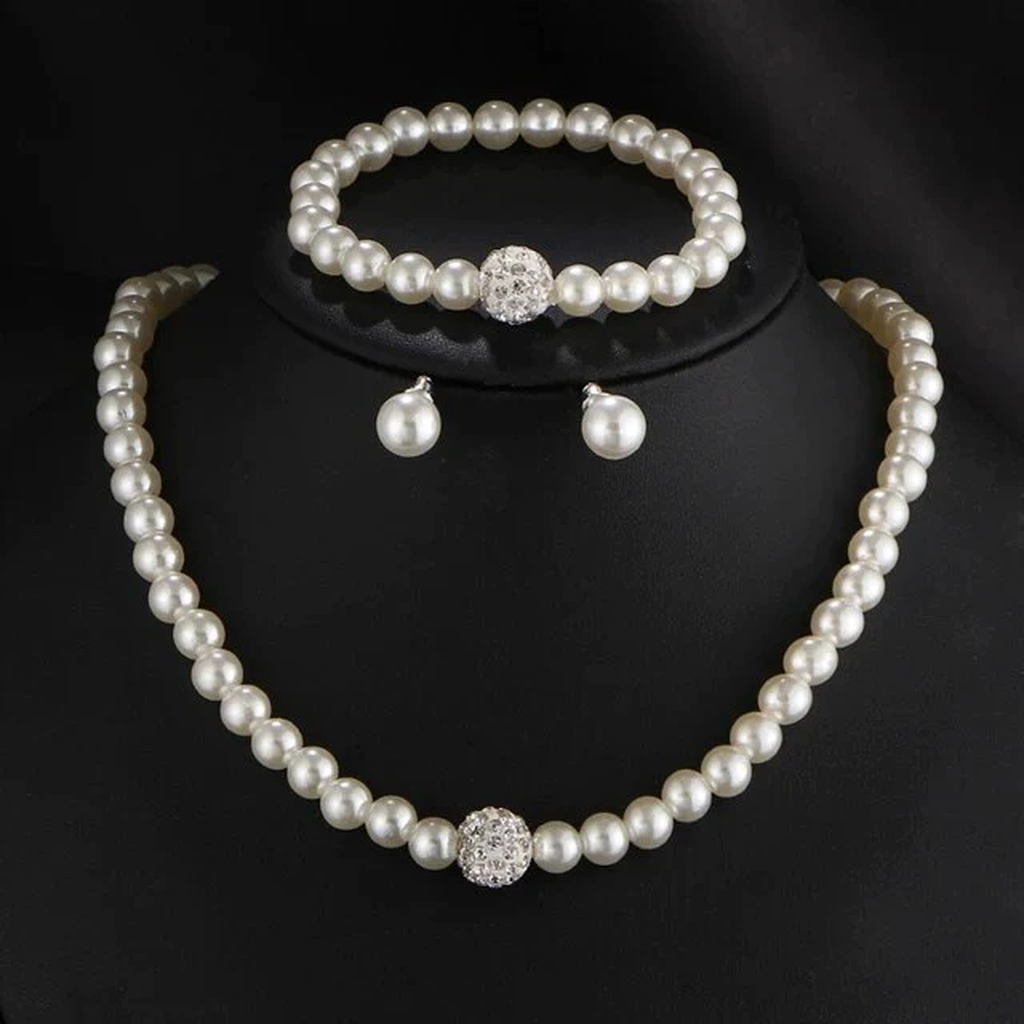 Elegantes Perlen-Schmuckset