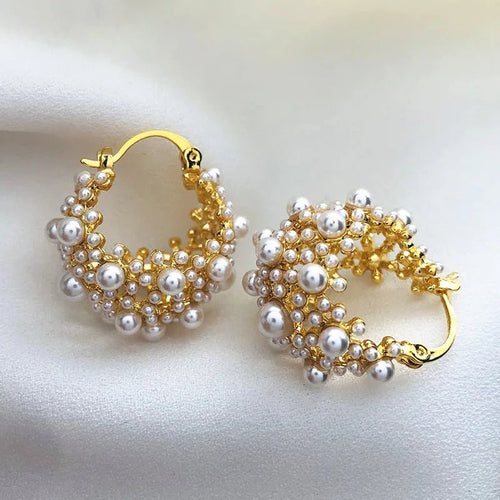 Ohrringe aus Gold mit Vintage-Design und Perlen