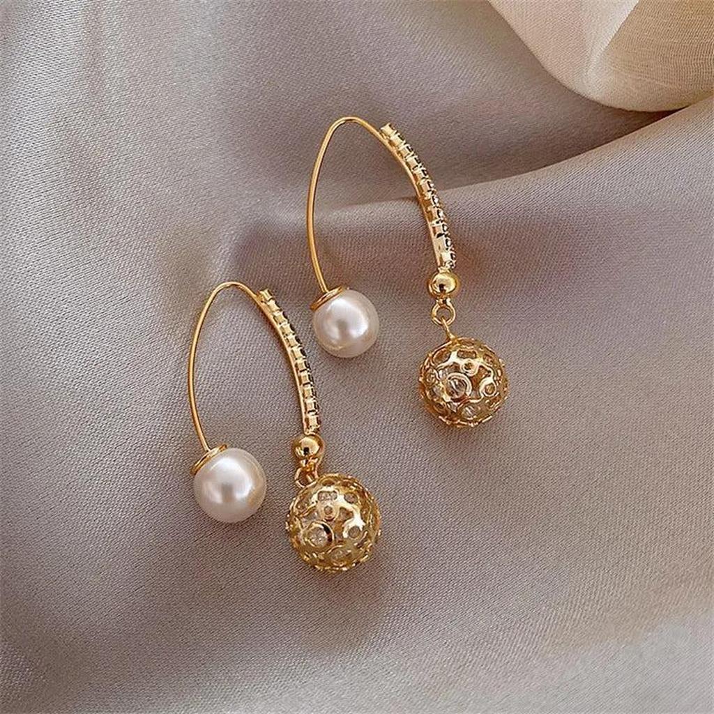 Retro-Hänge-Ohrringe in Gold mit Margeriten