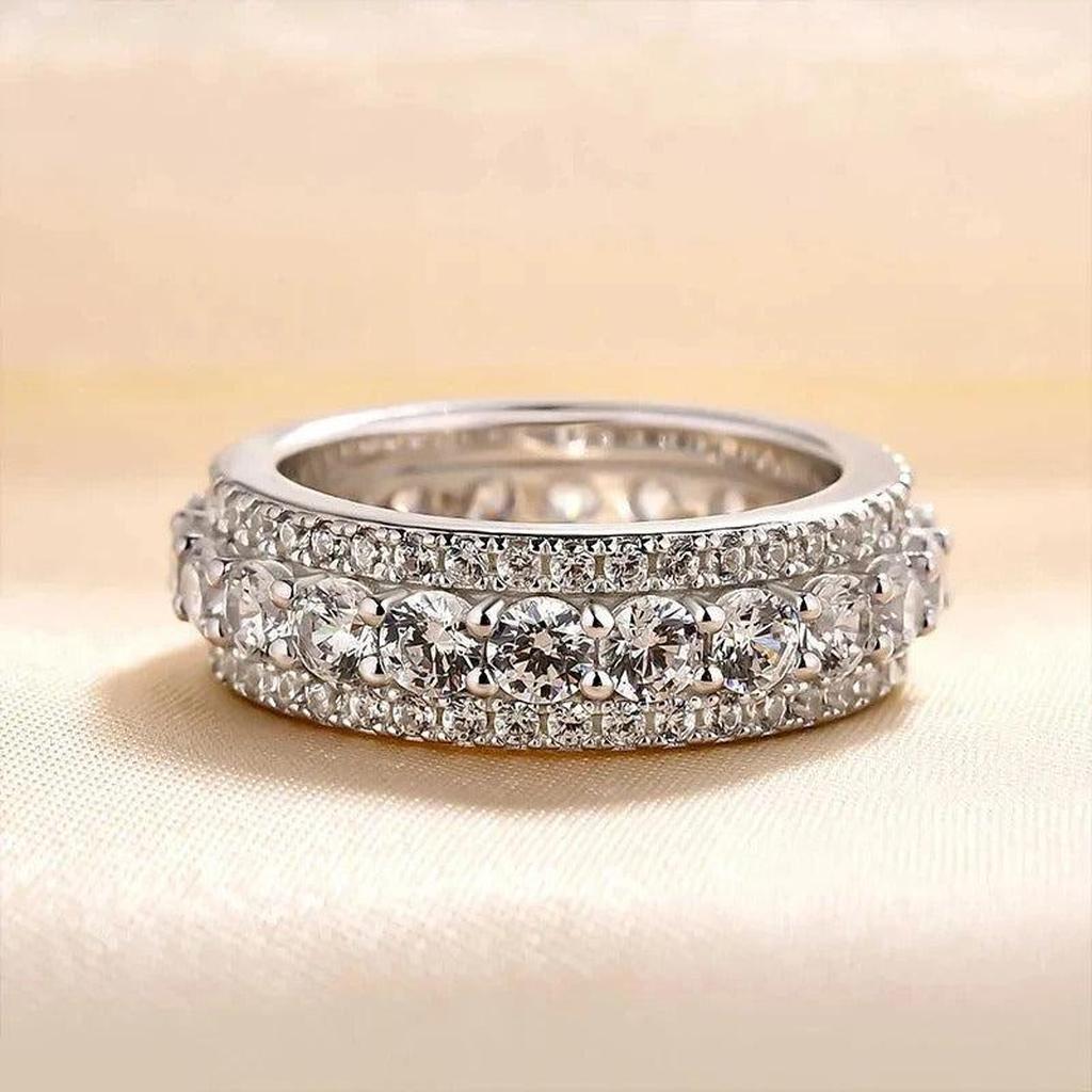 Retro-Ring aus Weissgold mit endlosem Band