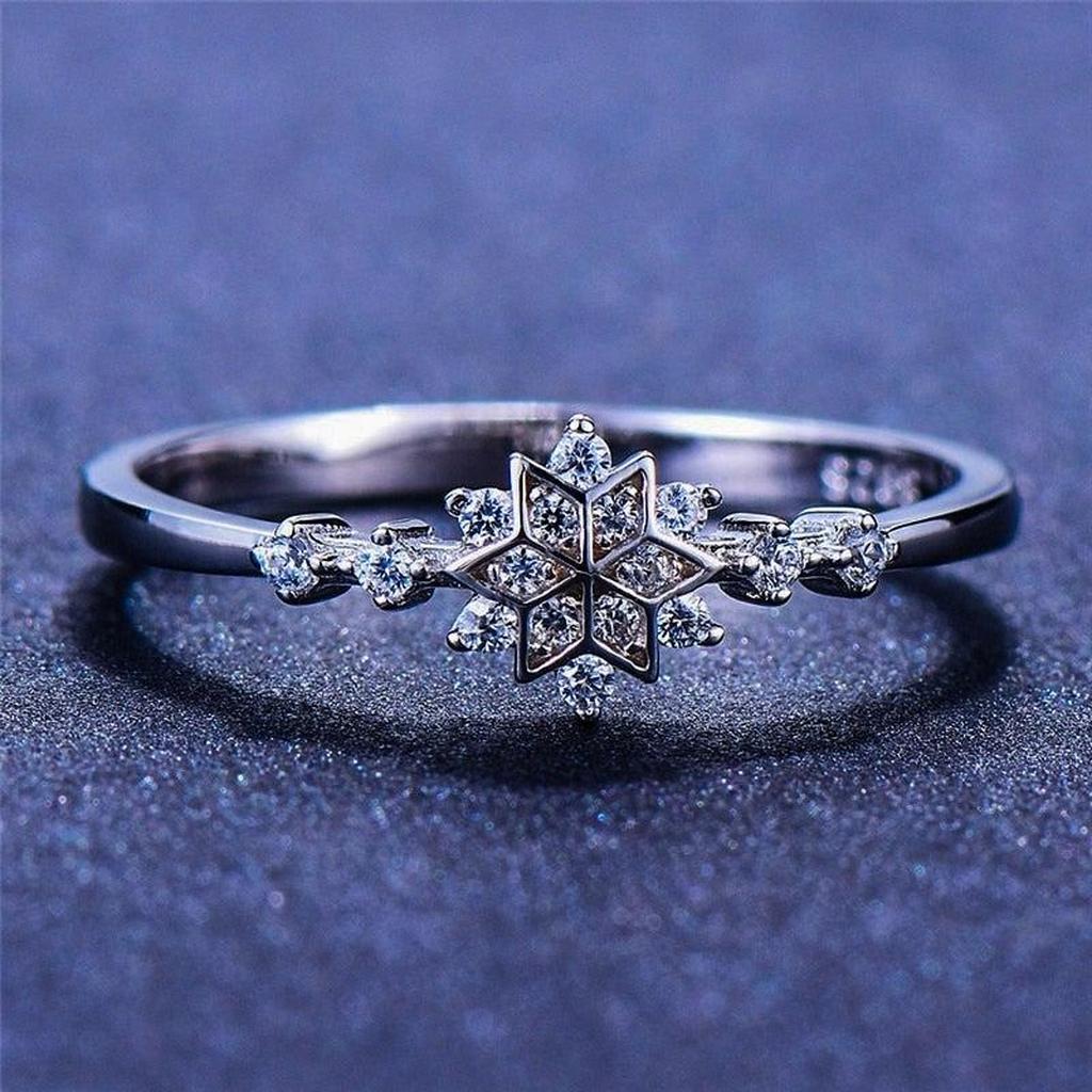 Schneeflockenring aus Weissgold