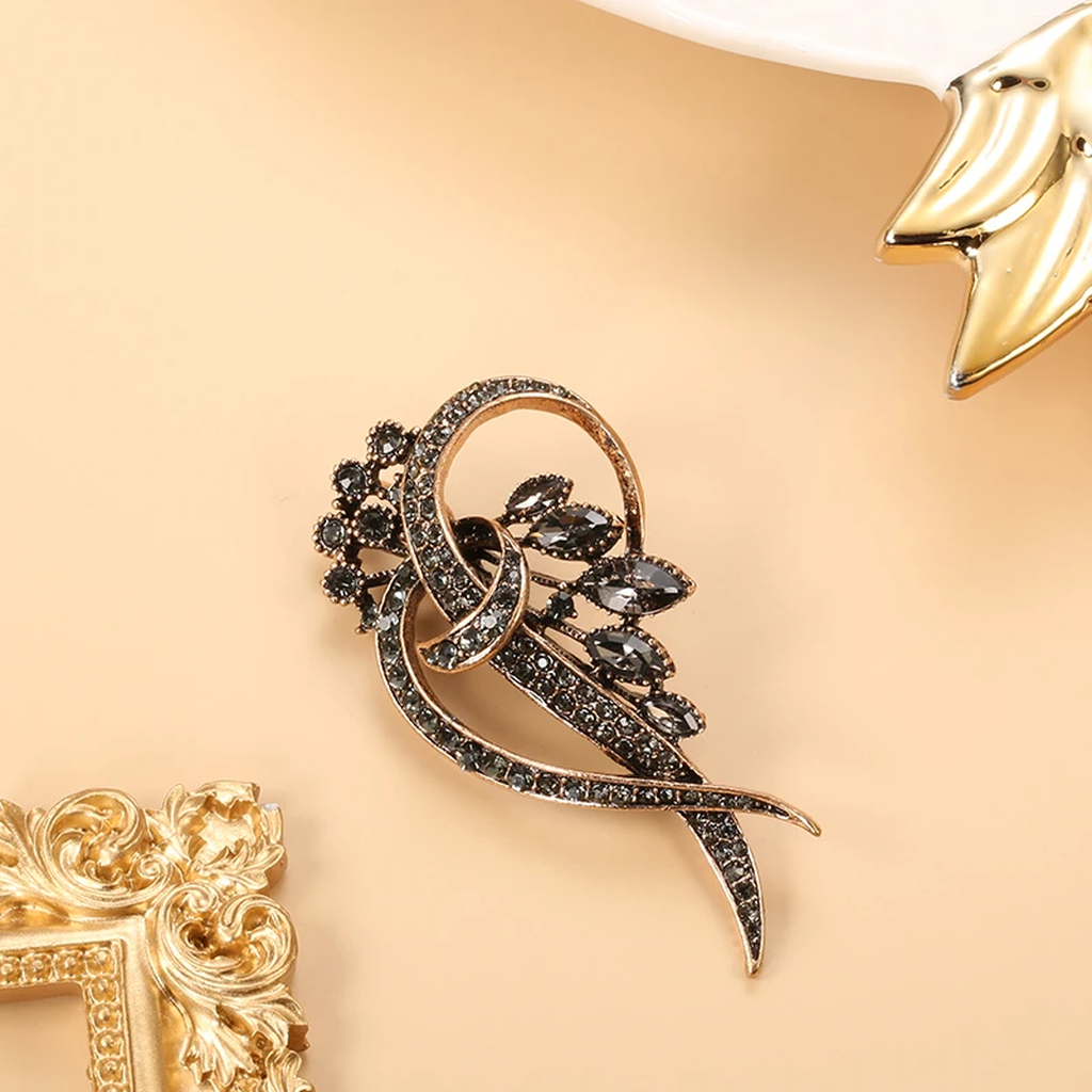 Schwarze elegante Ohrringe mit Brillanten