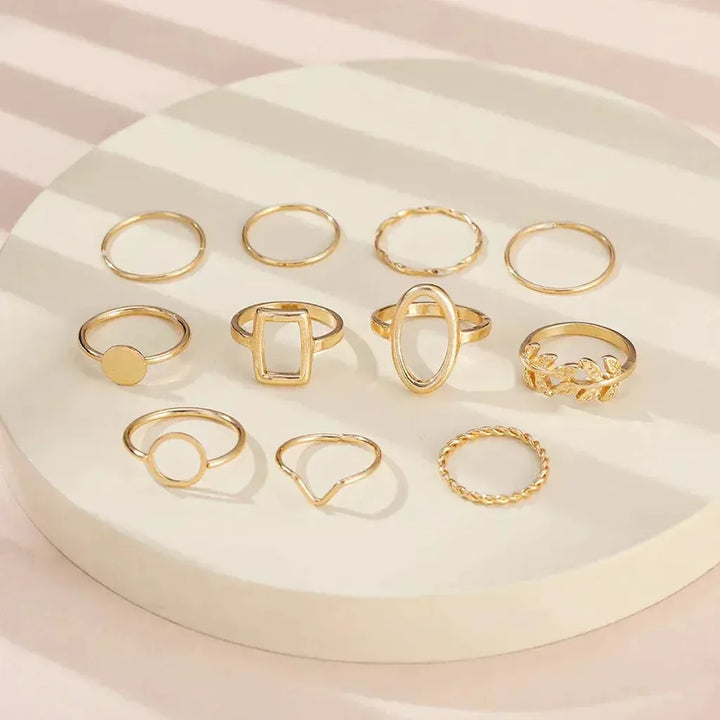 Set mit 11 Retro-Ringen aus Weissgold