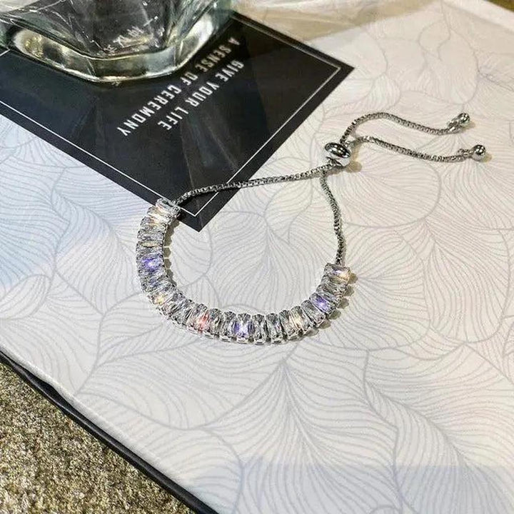 Verstellbares Armband mit Brillanten in Gold und Weissgold