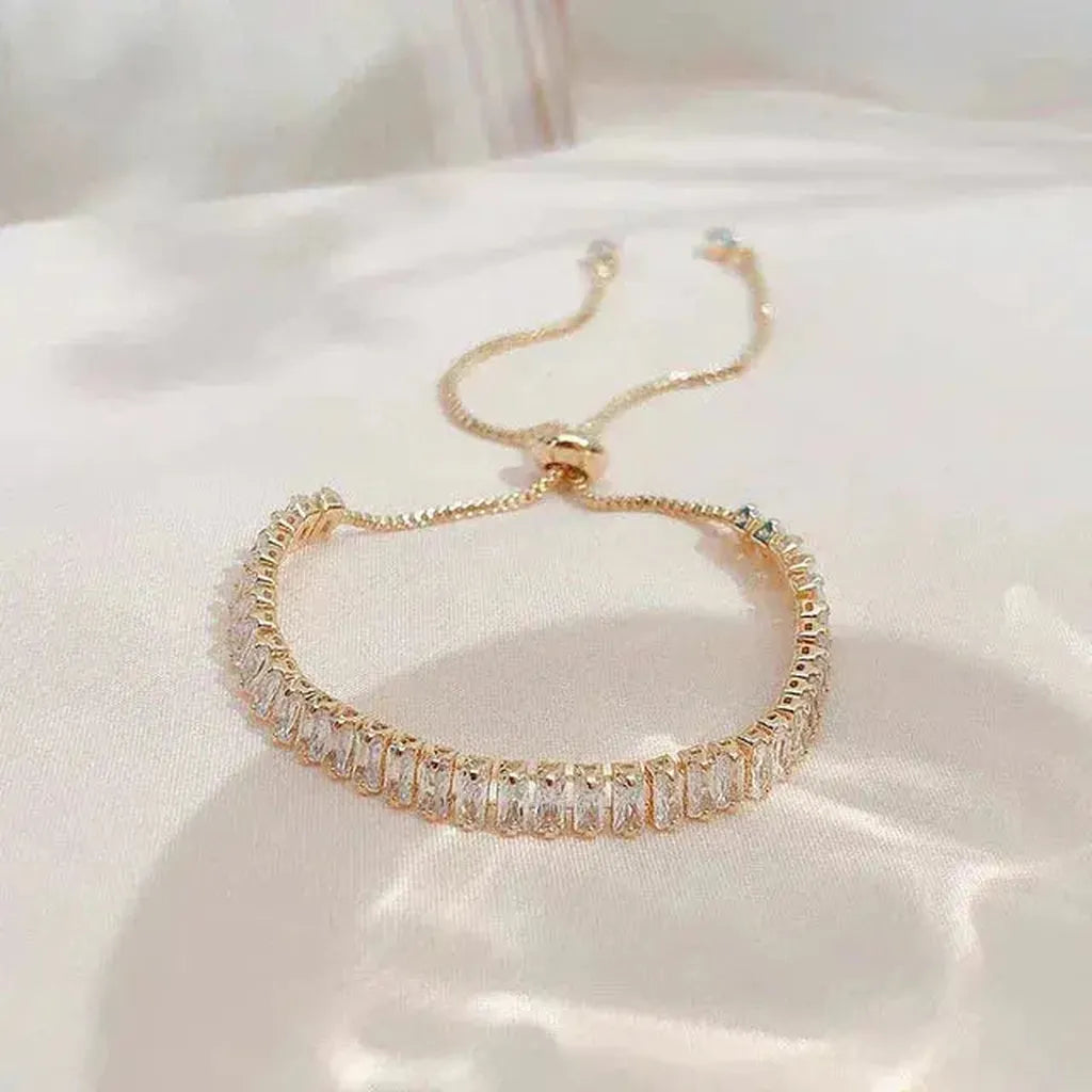 Verstellbares Armband mit Brillanten in Gold und Weissgold