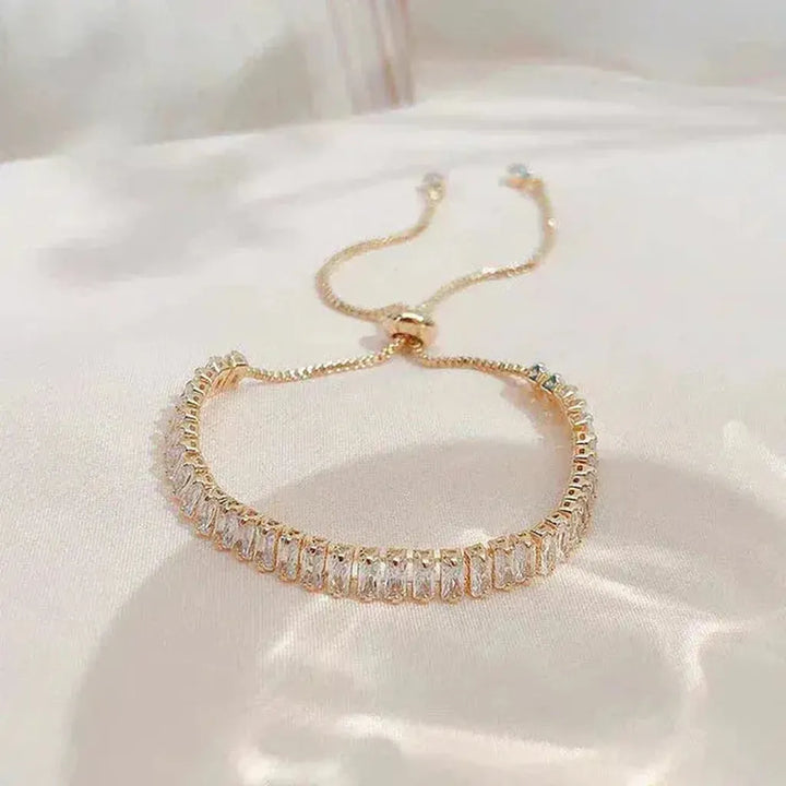 Verstellbares Armband mit Brillanten in Gold und Weissgold