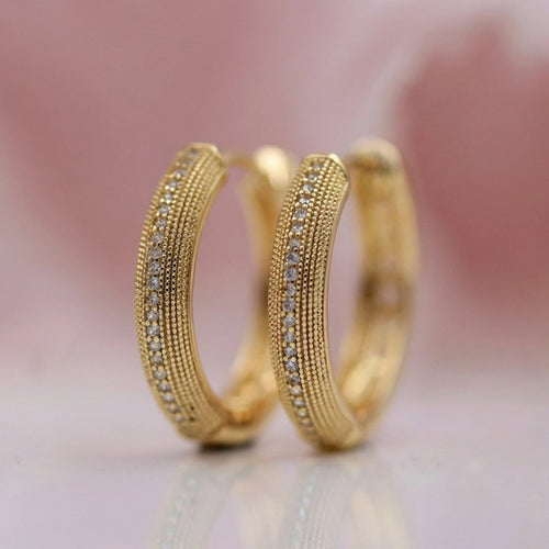 Vintage Ohrringe in Gold mit Eleganten Design