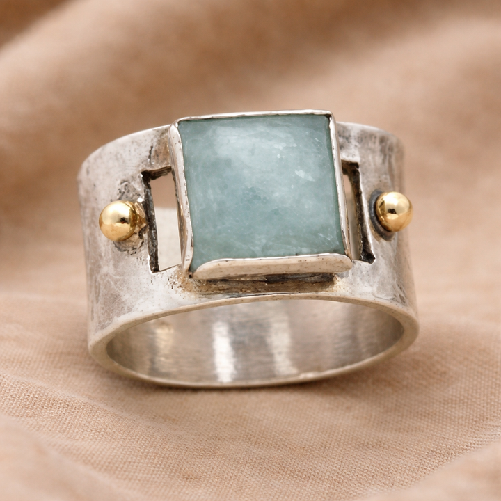Vintage Ring mit grünem Mondstein in quadratischer Form
