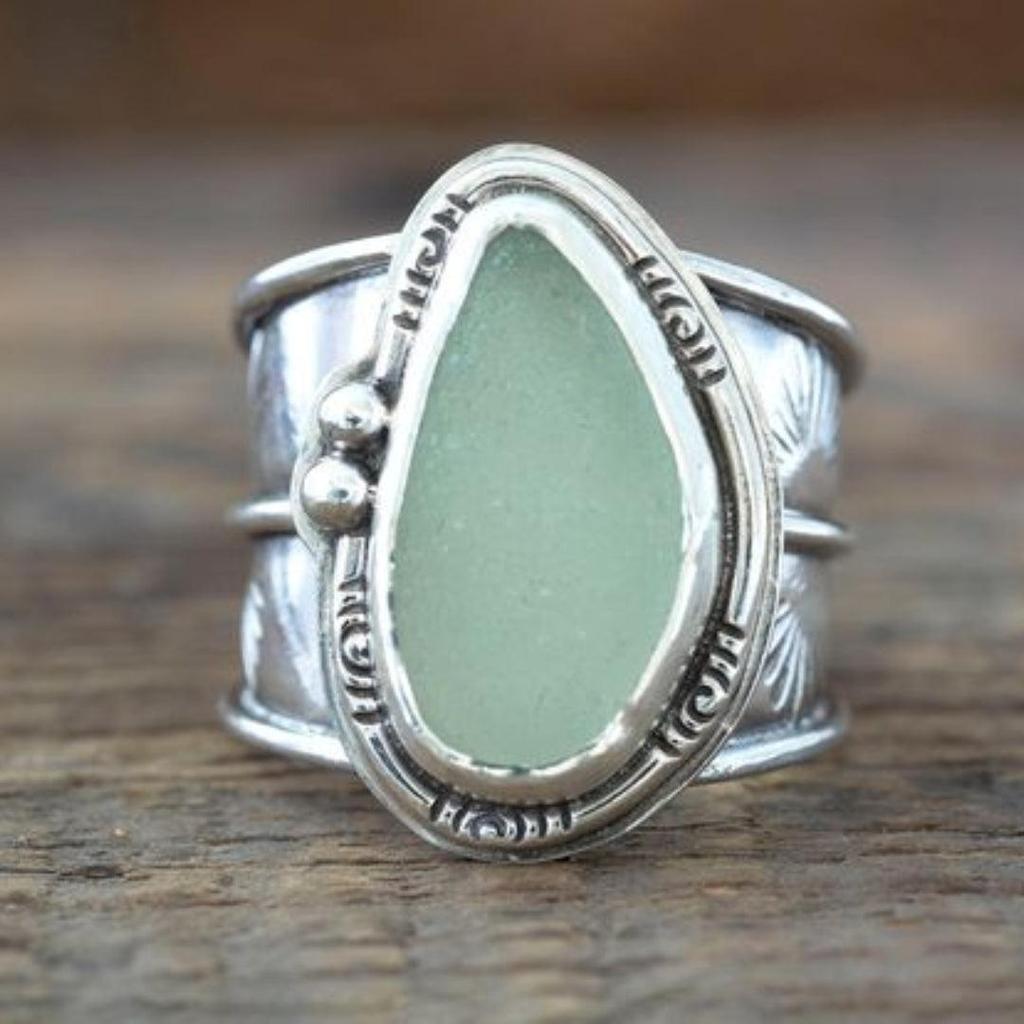 Vintage-Ring mit grünem Mondstein