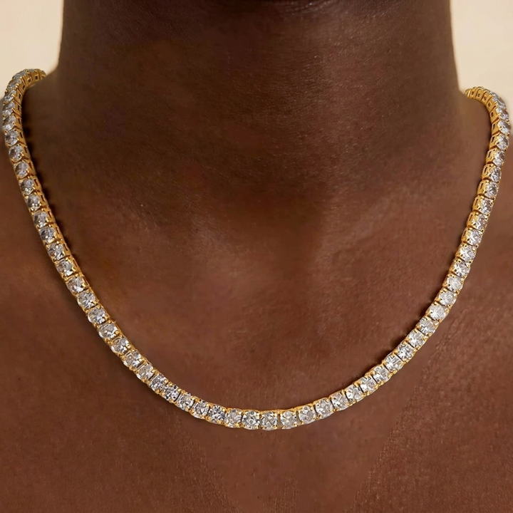 Tenniskette aus Gold